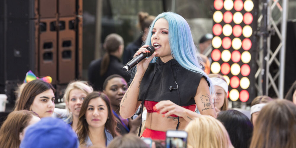 Celebrities with Chronic Pain - Halsey Endometriosis