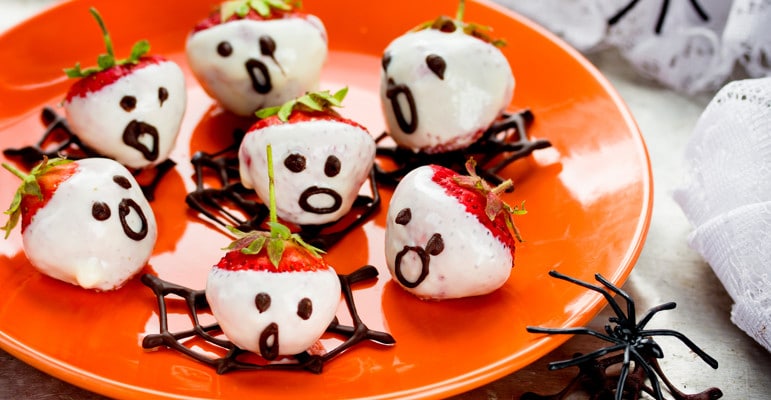Healthy Halloween Treats: Strawberry Ghosts